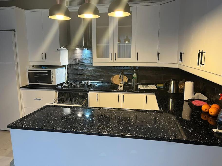 Sisli Osmanbey Taksim Large Terrace, Quietness And Space Apartment อิสตันบูล ภายนอก รูปภาพ